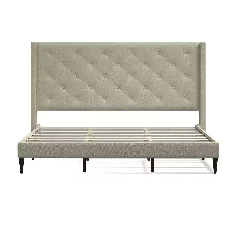 Struttura letto imbottita con piattaforma Huppe di Glenwillow Home, testiera a wingback con bottoni tufted in stile metà secolo, base materasso, non necessita di rete, facile da montare