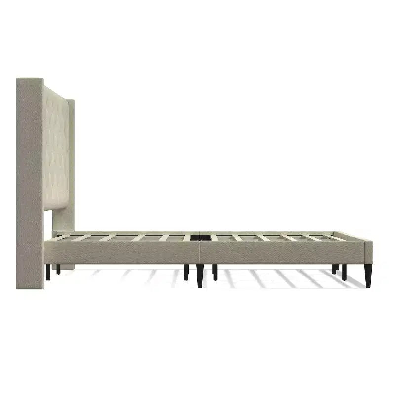 Struttura letto imbottita con piattaforma Huppe di Glenwillow Home, testiera a wingback con bottoni tufted in stile metà secolo, base materasso, non necessita di rete, facile da montare